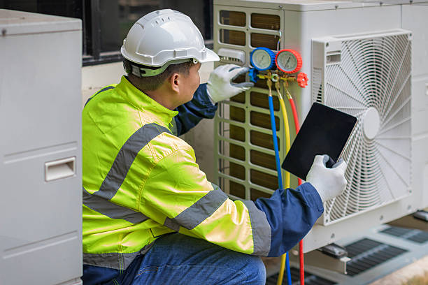 Professional Hvac Installation technician working in Charleston, AR